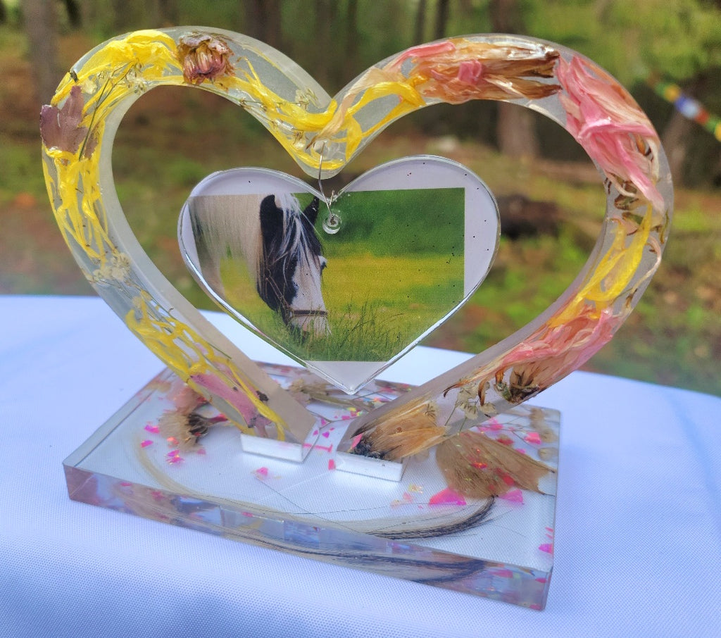 Horse Mane and Tail Wild Flower Preservation Resin Encapsulation Heart Photo Frame Pet Memorial Hair Fur