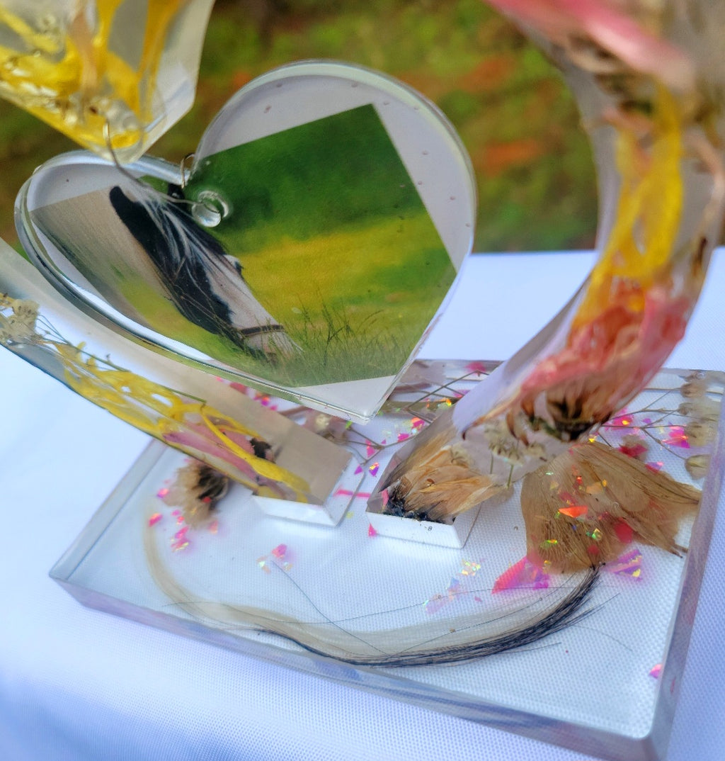 Horse Mane and Tail Wild Flower Preservation Resin Encapsulation Heart Photo Frame Pet Memorial Hair Fur