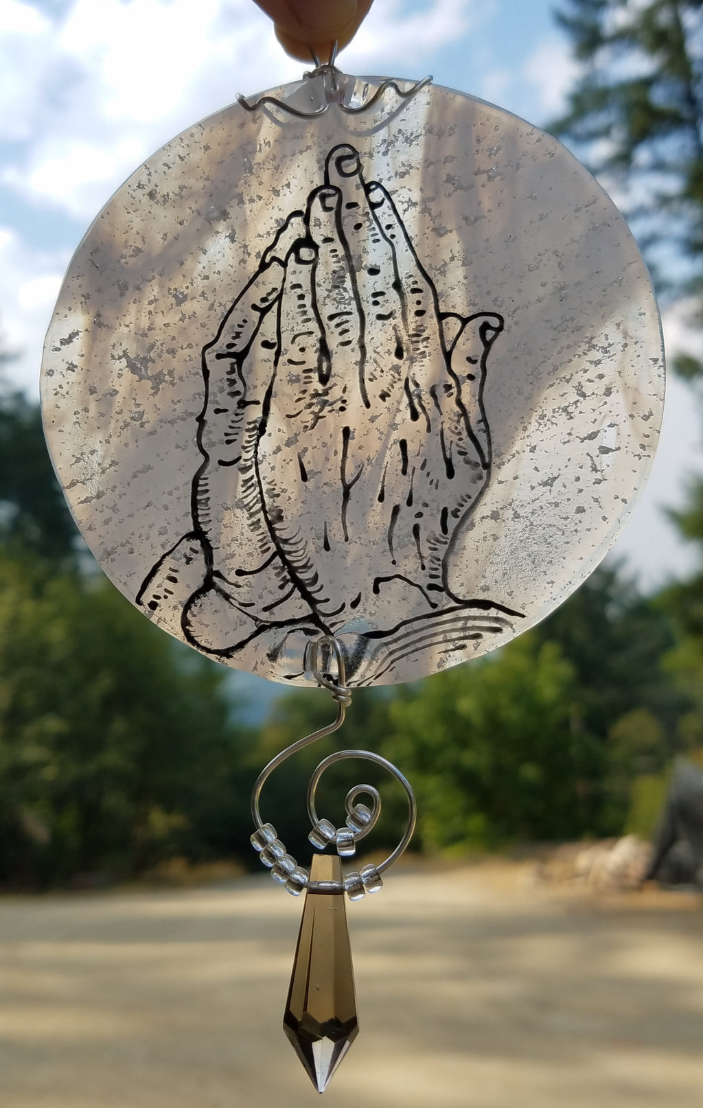 praying hands suncatcher Unique Celebration of life Funeral Memorials. Ashes in Glass Cremation Glass Art Sculptures, Cremation Wind Chimes, Cremation Sun Catchers, Table Displays, & Cremation Jewelry Custom USA Handmade by Infusion Glass. Ashes Infused Glass Human and Pet Cremation Ash Urns  Ashesinfusedglass.com